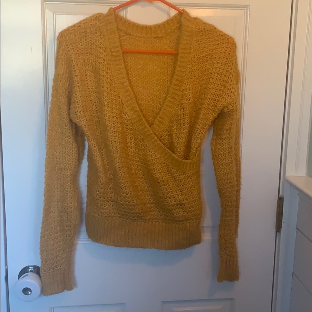 Abercrombie & Fitch sweater